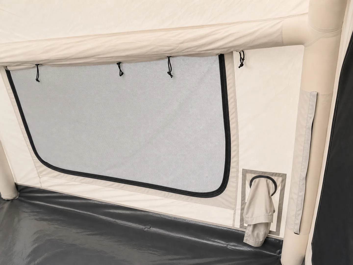 9 m² Inflatable Tent with Canopy — Additional construction view