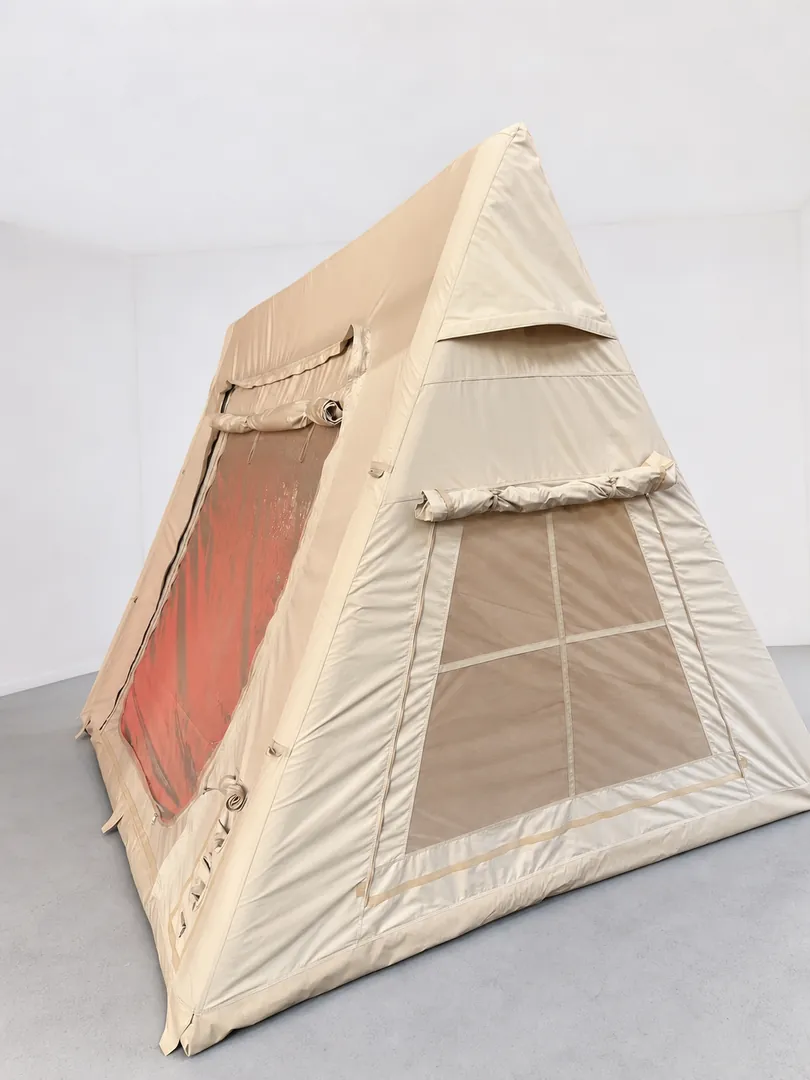 Ridge-Style Inflatable Tent — Additional construction view