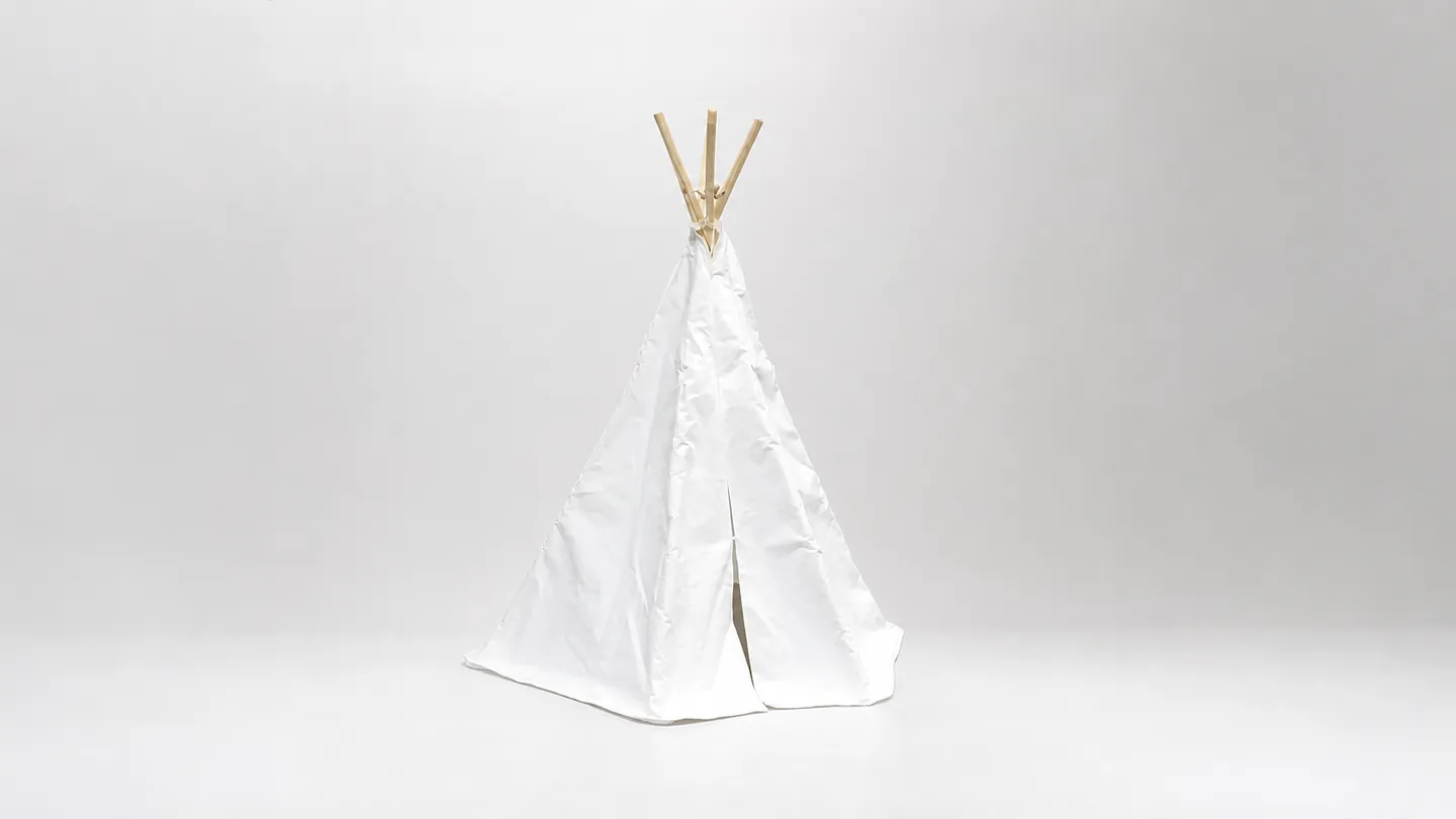 Wooden-Pole Kids' Tent — Structure, frame and usable space